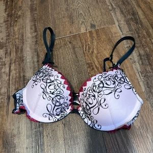 Victoria’s Secret push up bra